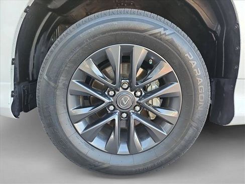 Used 2022 Lexus GX 460 Premium w/ Premium Package AWD/4WD image 24