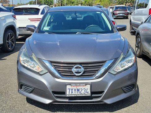 Used 2017 Nissan Altima 2.5 S w/ Power Driver Seat Package FWD image 2