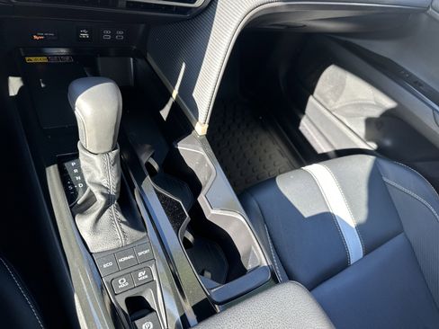 Used 2025 Toyota Camry SE image 19