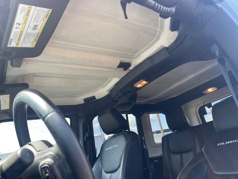 Used 2014 Jeep Wrangler Unlimited Rubicon w/ Connectivity Group AWD/4WD image 17