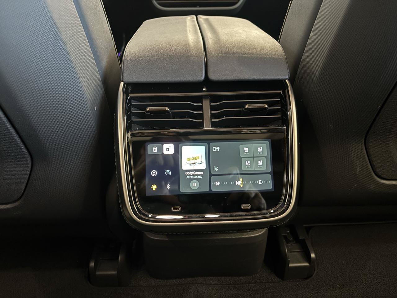 Used 2025 Rivian R1S Adventure Dual AWD/4WD image 22