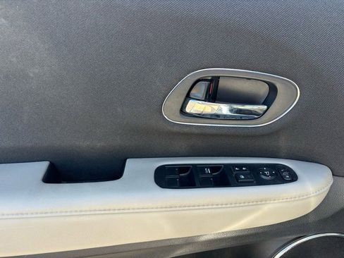 Used 2021 Honda HR-V EX image 21