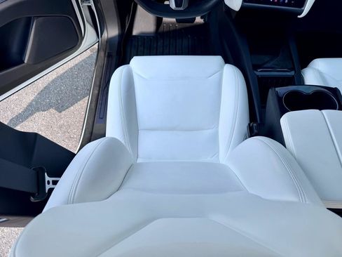 Used 2019 Tesla Model X Long Range AWD/4WD image 16