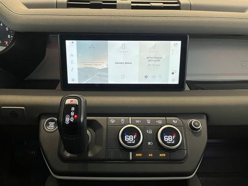 Certified 2022 Land Rover Defender 110 SE AWD/4WD image 45