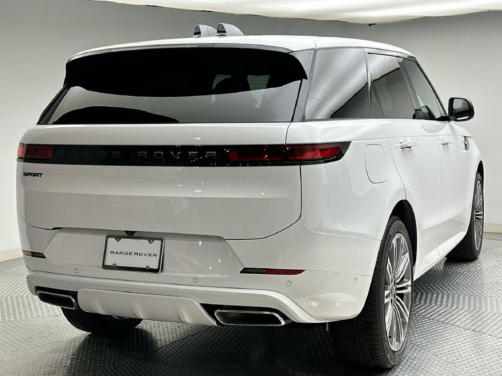 New 2027 Land Rover Range Rover Sport Dynamic SE AWD/4WD image 3