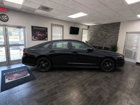 Used 2025 Honda Accord SE image 6