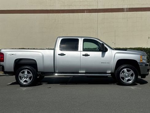 Used 2013 Chevrolet Silverado 2500 LT w/ Interior Plus Package image 3