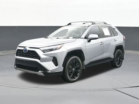 Used 2024 Toyota RAV4 SE AWD/4WD image 4