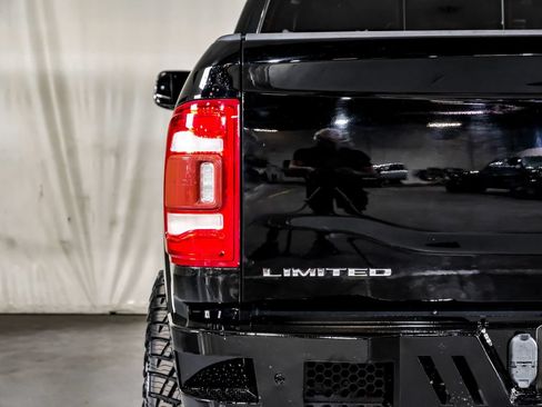 Used 2019 RAM 2500 Limited AWD/4WD image 43