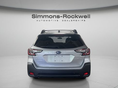 Used 2023 Subaru Outback Premium AWD/4WD image 4