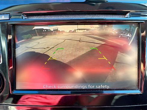 Used 2020 Nissan Rogue SV image 13