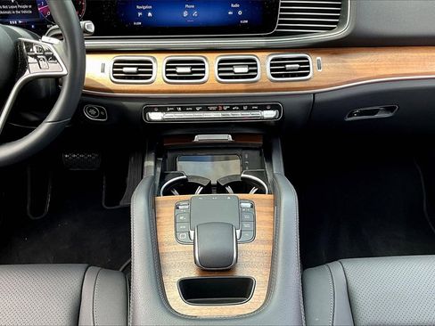 Certified 2025 Mercedes-Benz GLE 450 4MATIC image 24
