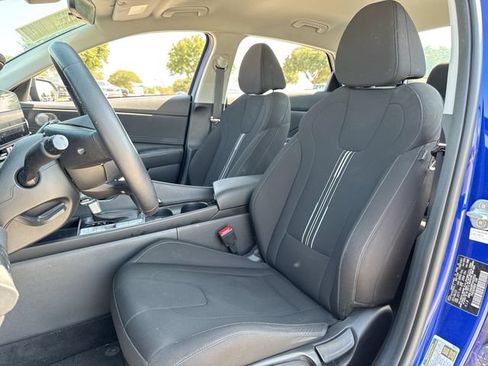 Used 2023 Hyundai Elantra SEL w/ Convenience Package FWD image 11