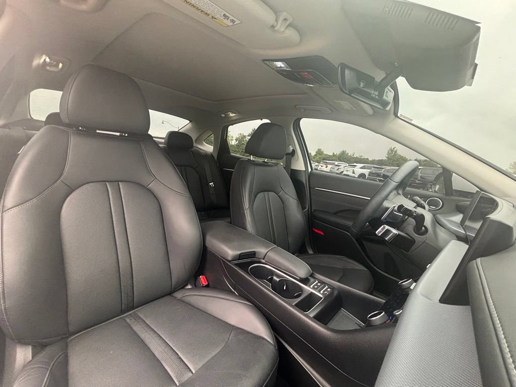 Used 2025 Hyundai Sonata Limited FWD image 32