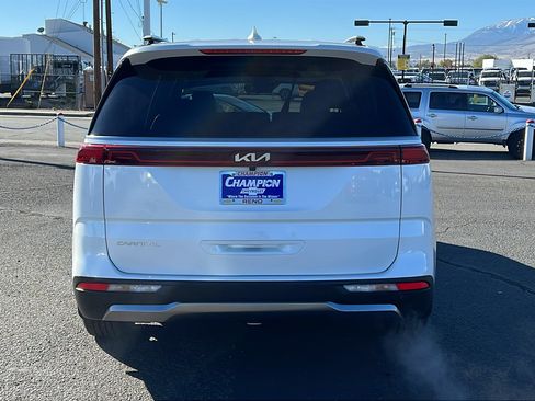 Used 2023 Kia Carnival SX Prestige FWD image 6