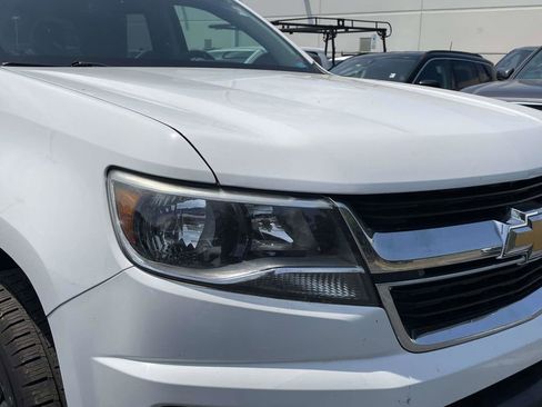 Used 2019 Chevrolet Colorado W/T AWD/4WD image 4