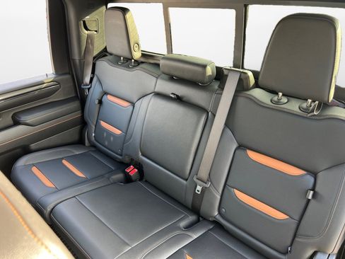 Used 2024 GMC Sierra 2500 AT4 w/ AT4 Premium Plus Package image 12