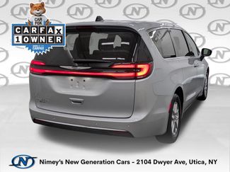 Used 2024 Chrysler Pacifica Touring-L FWD video 2