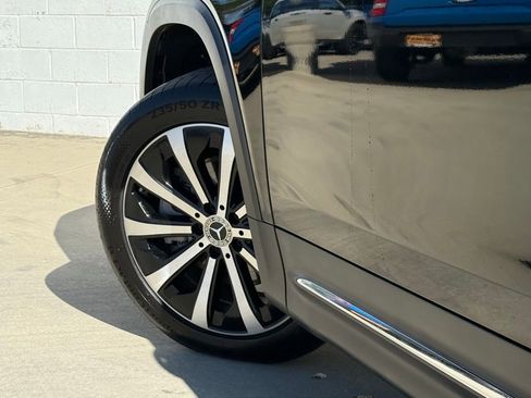 Used 2022 Mercedes-Benz GLB 250 w/ Premium Package Lite image 19