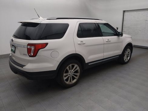 Used 2019 Ford Explorer XLT w/ Equipment Group 202A AWD/4WD image 10
