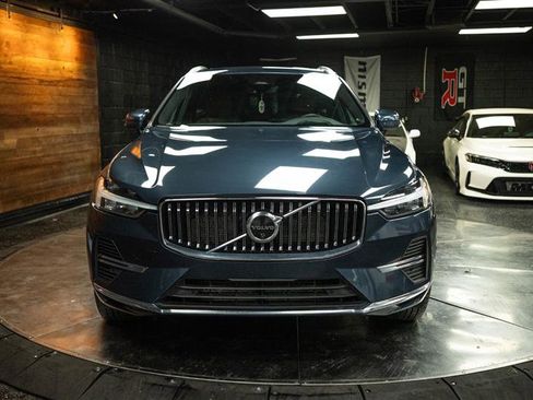 Used 2022 Volvo XC60 T8 Inscription image 4