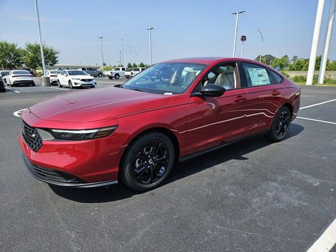 New 2025 Honda Accord SE image 3