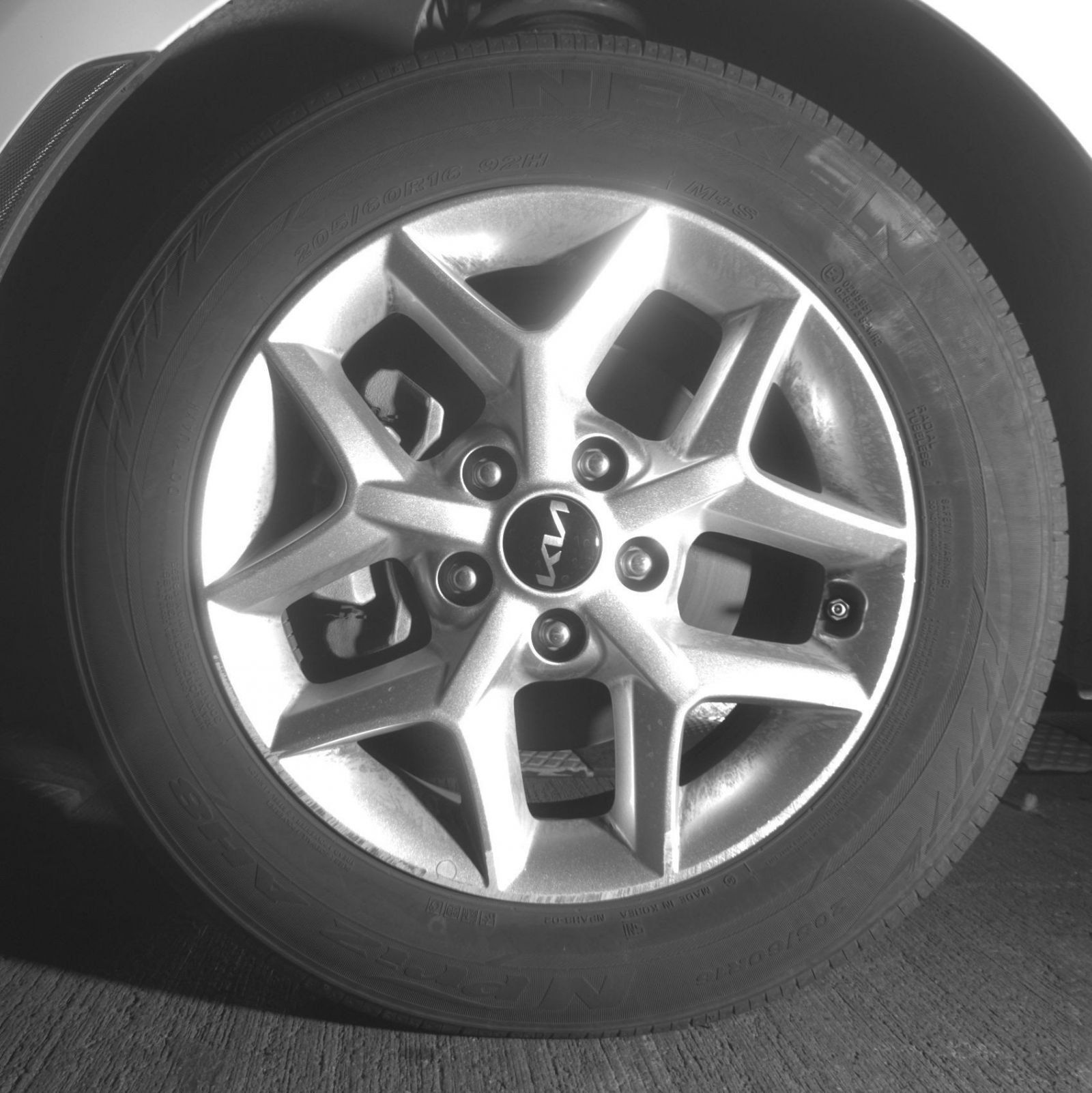 Used 2025 Kia Soul LX w/ LX Technology Package FWD image 13