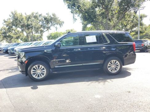 Certified 2022 GMC Yukon SLT w/ SLT Premium Package AWD/4WD image 2