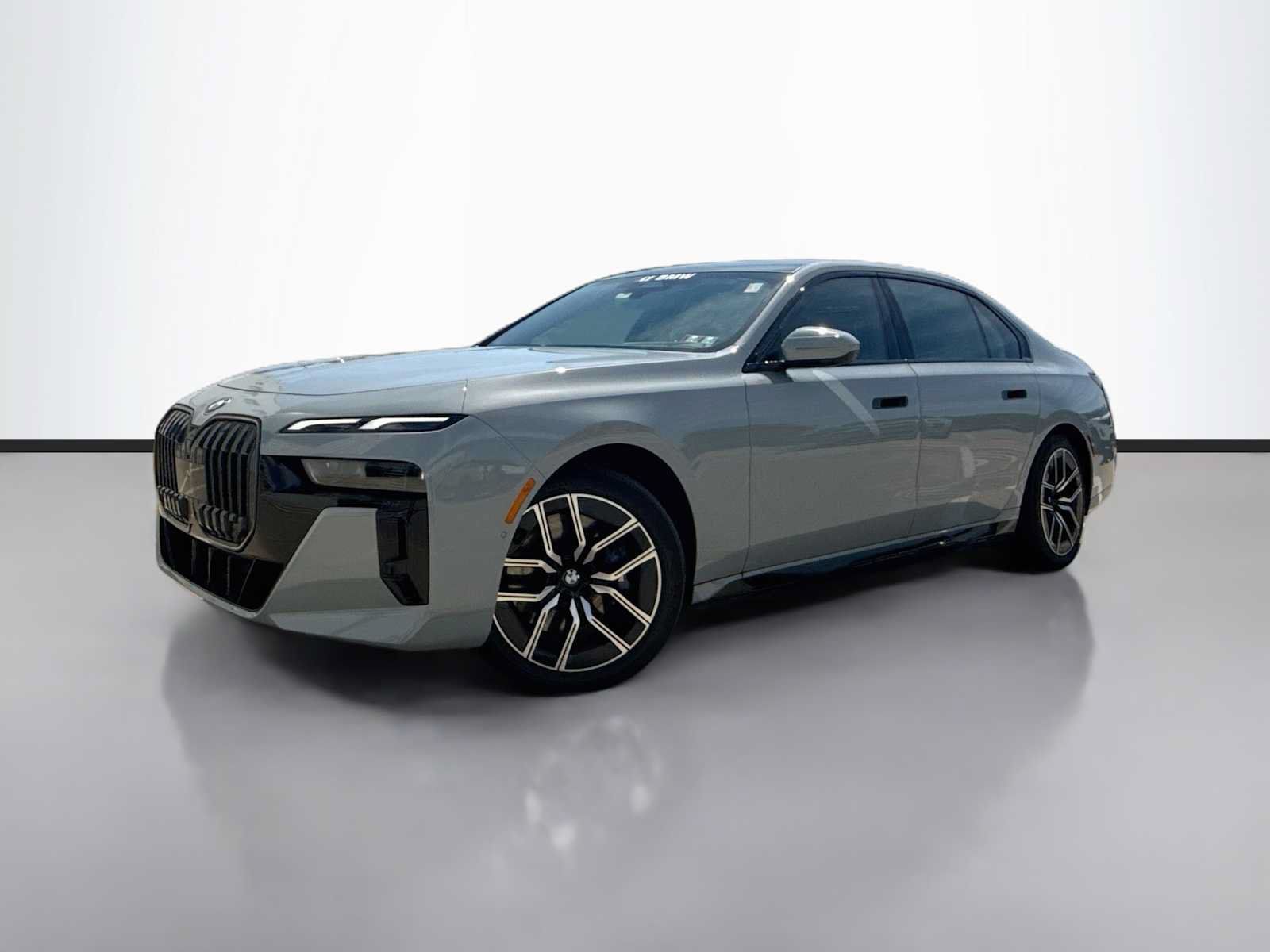 Used 2025 BMW 760i xDrive w/ Premium Package AWD/4WD image 1