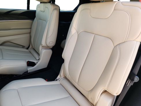 New 2026 Jeep Grand Cherokee L Limited AWD/4WD image 23