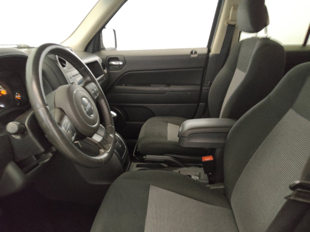 Used 2015 Jeep Patriot Latitude AWD/4WD image 17