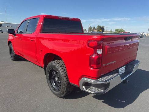 Used 2023 Chevrolet Silverado 1500 LT image 3
