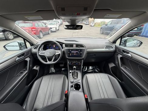 Used 2024 Volkswagen Tiguan SE AWD/4WD image 22