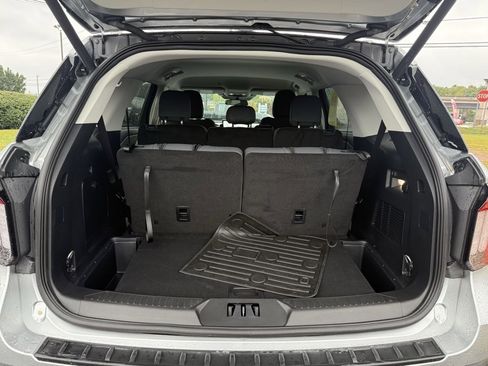 Used 2025 Ford Explorer Active image 5