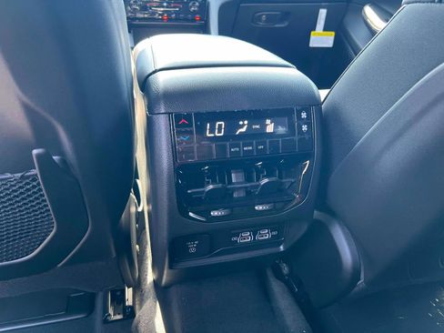 New 2025 Jeep Grand Cherokee L Altitude AWD/4WD image 28