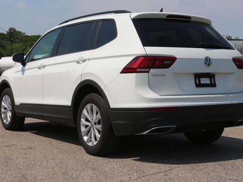 Used 2020 Volkswagen Tiguan S image 2
