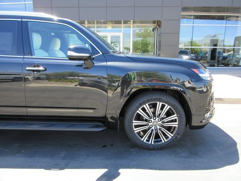 New 2026 Lexus LX 700h Luxury AWD/4WD image 12