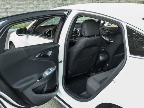 Used 2025 Chevrolet Malibu RS image 19