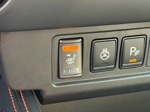 Used 2023 Nissan Frontier PRO-4X w/ Pro-4X Premium Package image 24