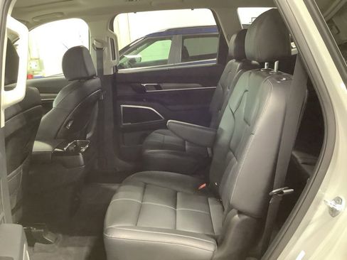 Certified 2022 Kia Telluride EX w/ EX Premium Package image 25