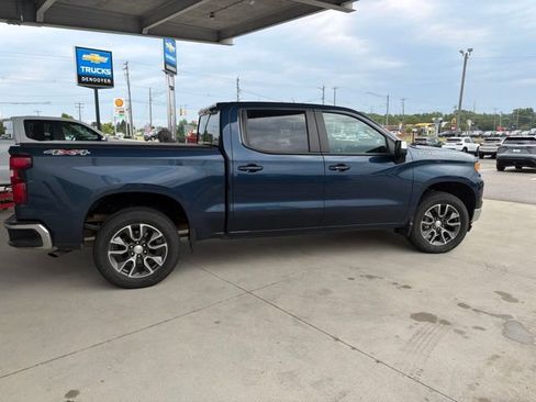 Used 2022 Chevrolet Silverado 1500 LT w/ Protection Package AWD/4WD image 6