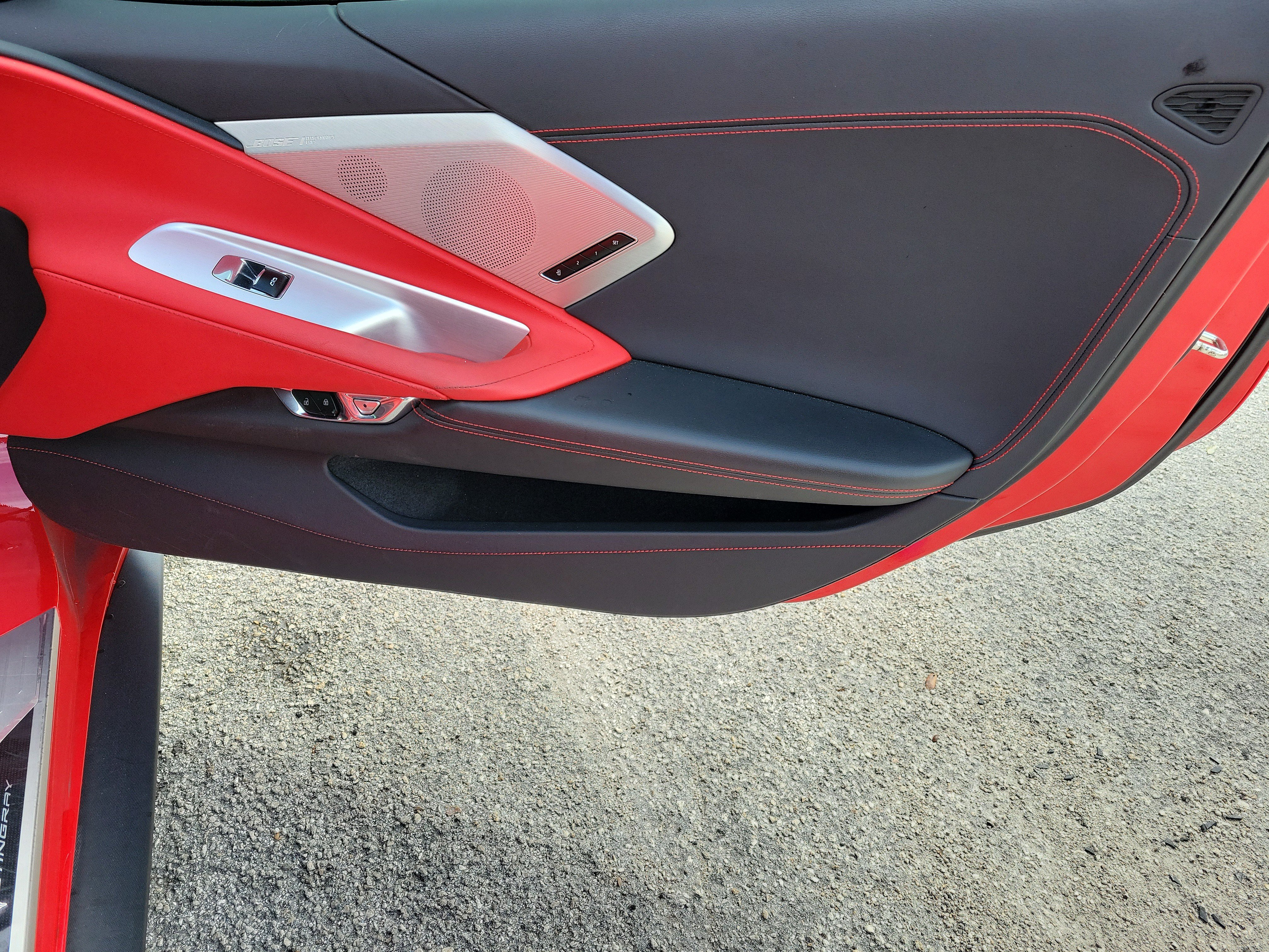 Used 2021 Chevrolet Corvette Stingray Preferred Cpe w/ Engine Appearance Package RWD image 9