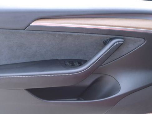 Used 2023 Tesla Model 3 Standard Range RWD image 9