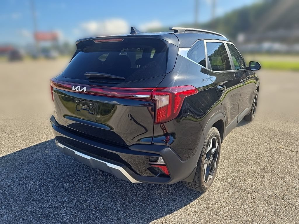 Used 2025 Kia Seltos EX w/ EX Sunroof Package FWD image 13