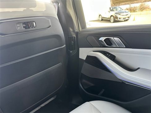 Used 2026 BMW X5 xDrive40i w/ M Sport Package image 27