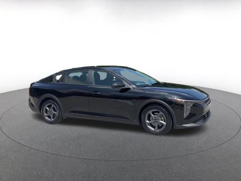 Used 2025 Kia K4 FWD image 2