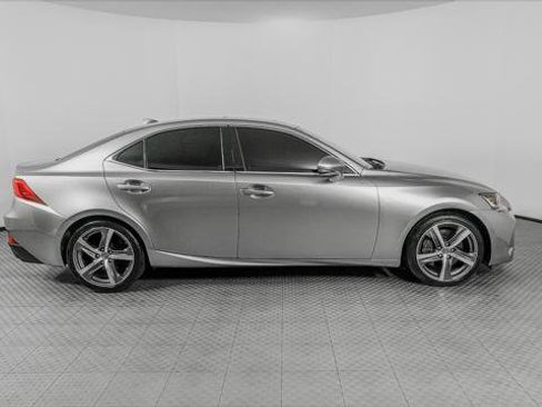 Used 2019 Lexus IS 300 w/ Premium Package image 9