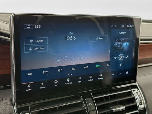 Used 2023 Lincoln Navigator Reserve AWD/4WD image 18