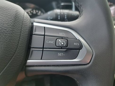 Used 2024 Jeep Compass Latitude AWD/4WD image 13