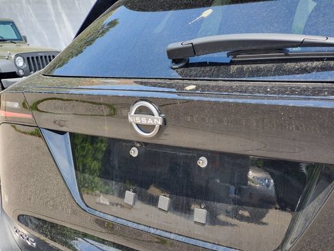 Used 2025 Nissan Kicks SR AWD/4WD image 6